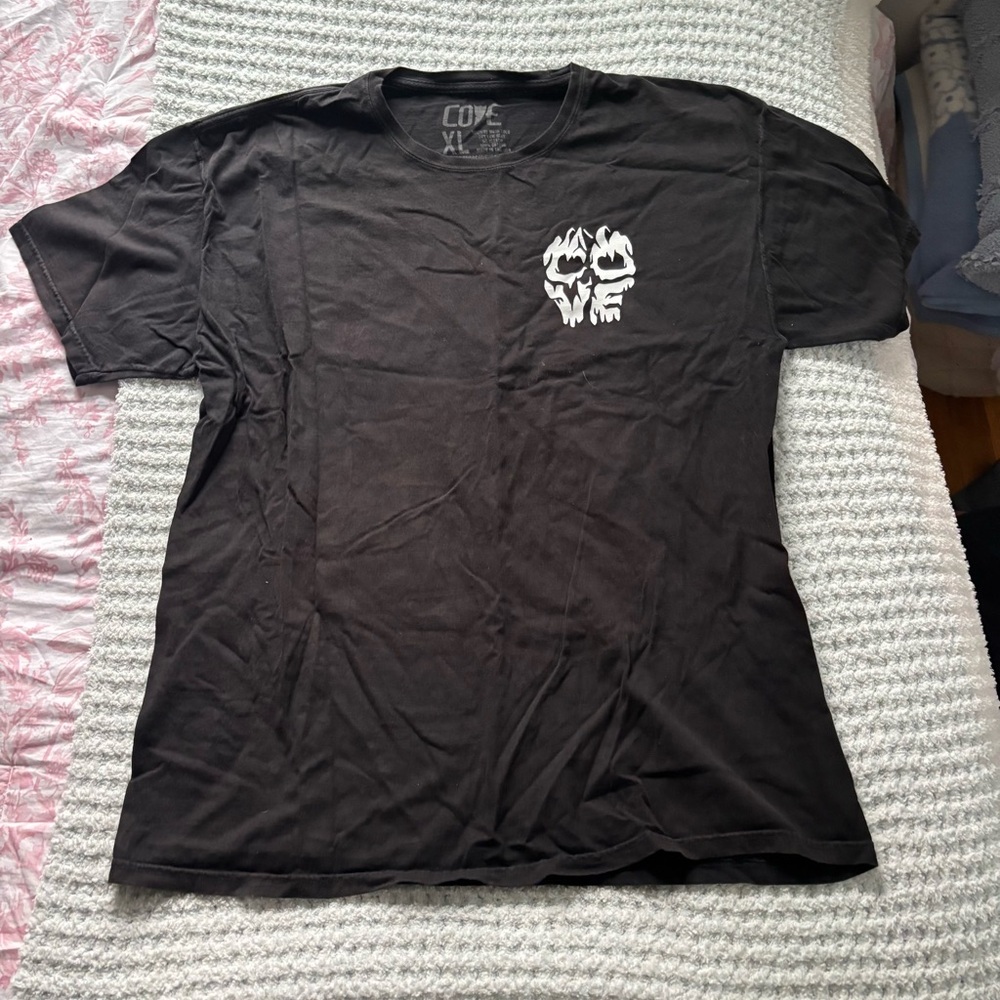 Cove Black Skull Graphic Tee